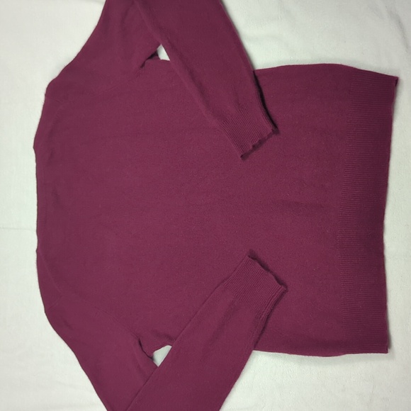 Lord & Taylor 100% Cashmere Burgundy Men's Sweater Size Medium - Picture 4 of 4